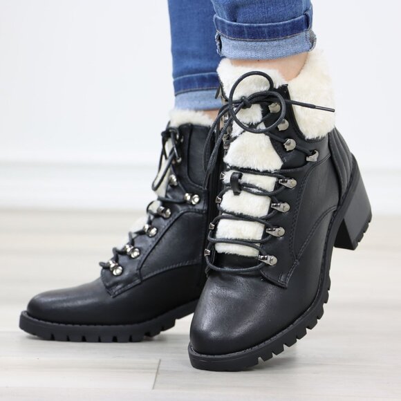Black Lace Up Ankle Boots Chunky Heel Faux Fur Lined - Picture 15 of 16